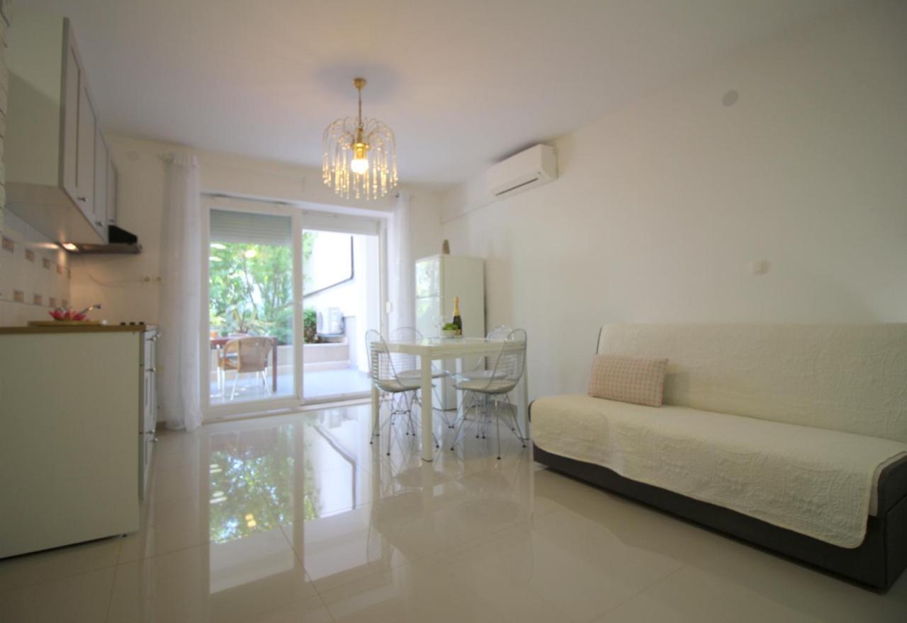 Modern Apartment Zen With Private Garden Porec Ngoại thất bức ảnh