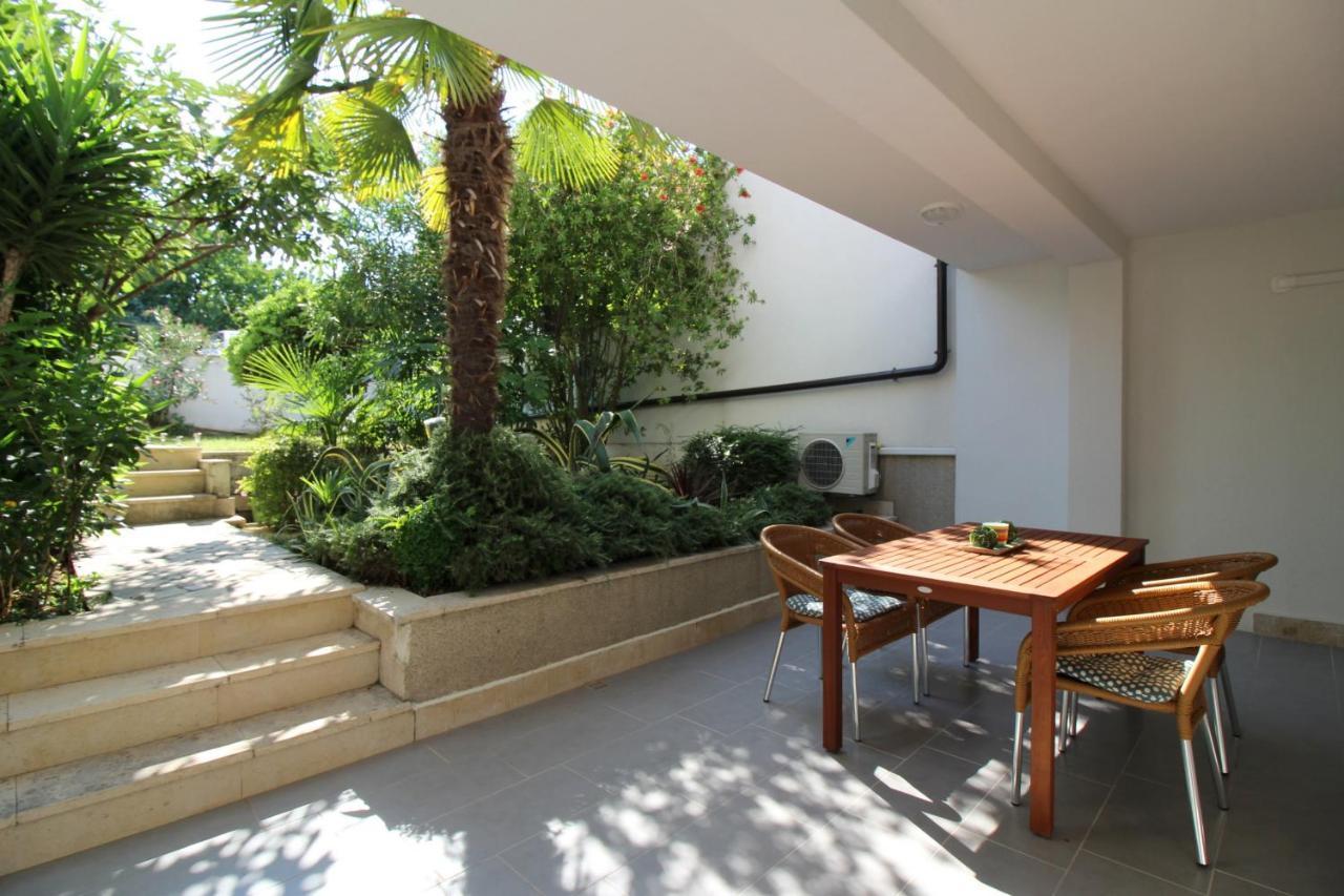 Modern Apartment Zen With Private Garden Porec Ngoại thất bức ảnh
