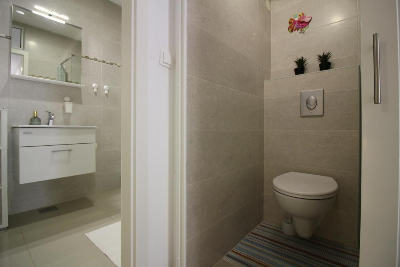 Modern Apartment Zen With Private Garden Porec Ngoại thất bức ảnh