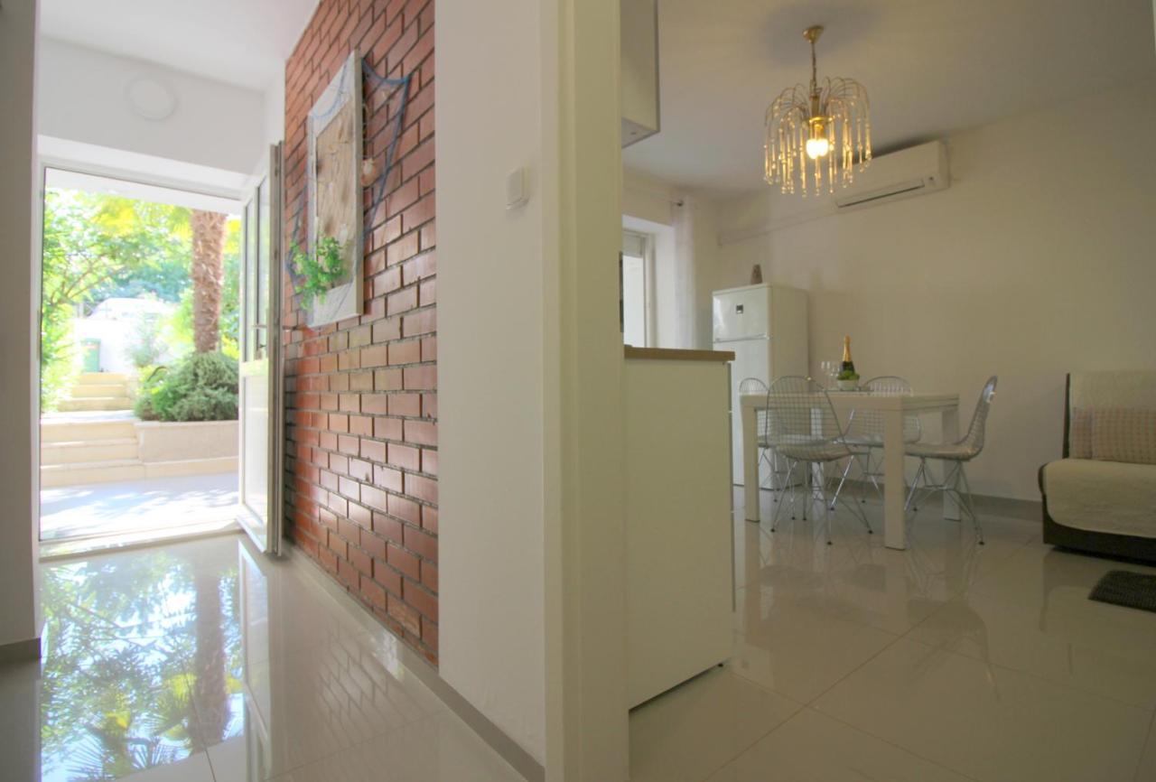 Modern Apartment Zen With Private Garden Porec Ngoại thất bức ảnh