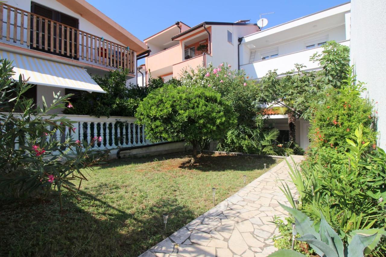 Modern Apartment Zen With Private Garden Porec Ngoại thất bức ảnh