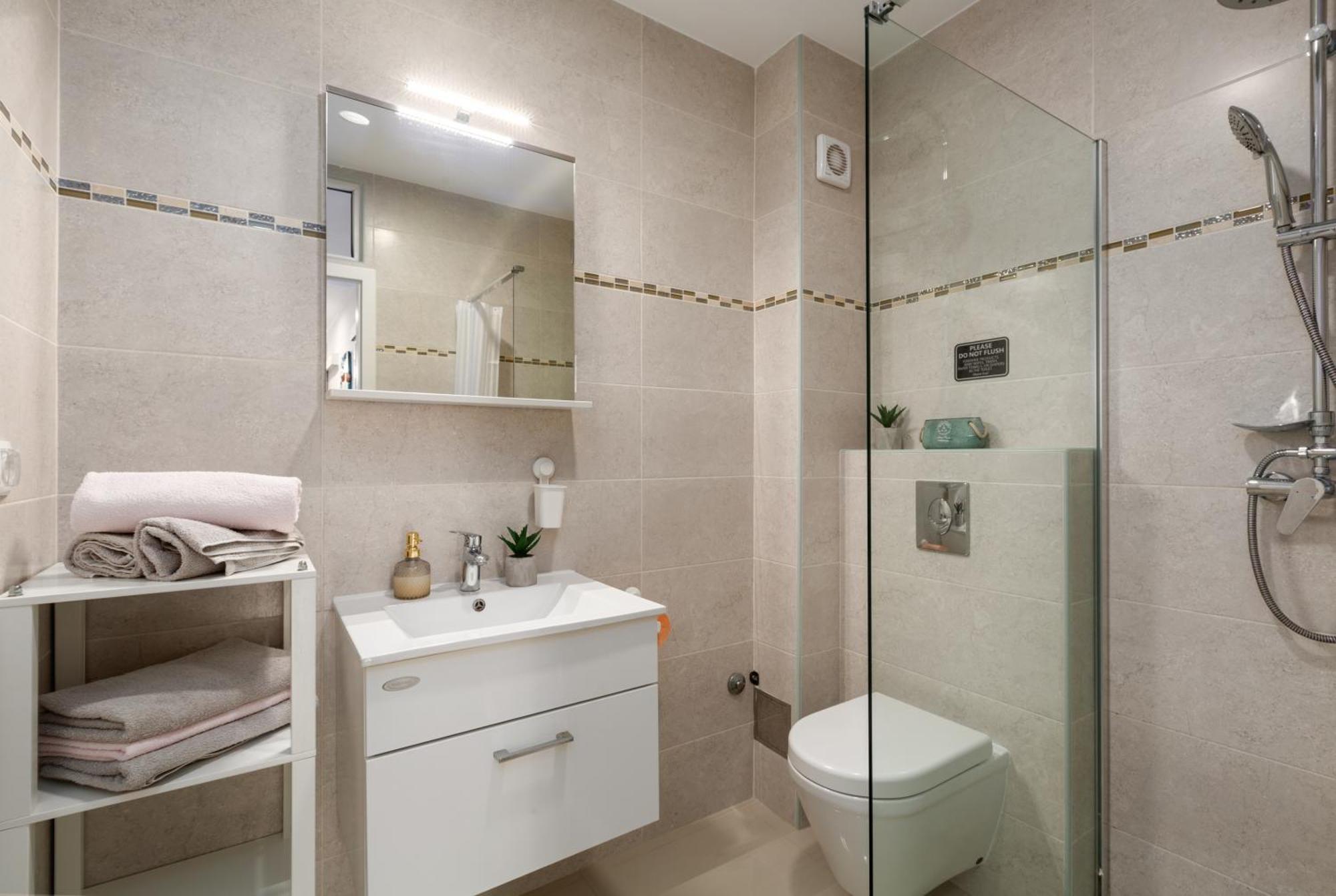 Modern Apartment Zen With Private Garden Porec Ngoại thất bức ảnh